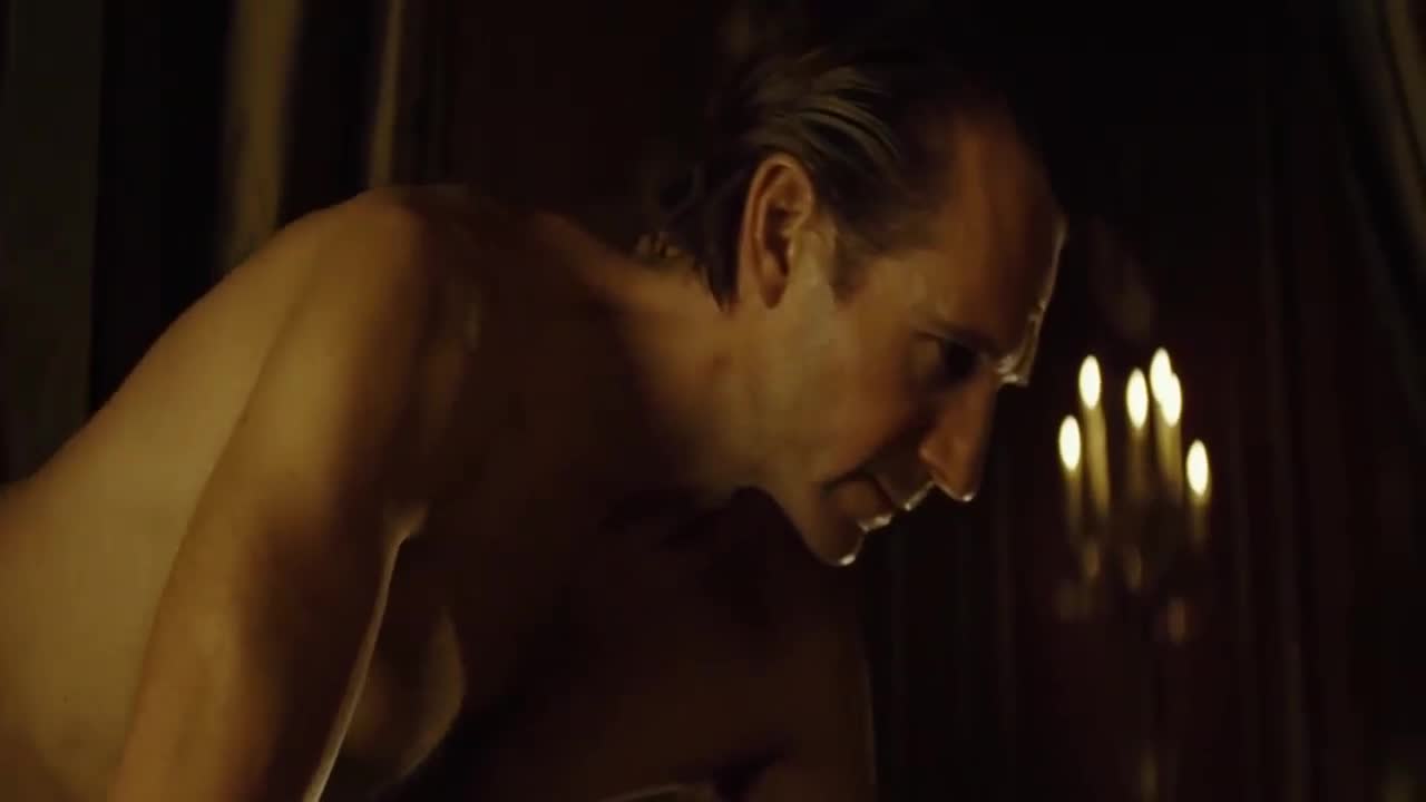 Vévodkyně (Keira Knightley,Ralph Fiennes,Charlotte Rampling 2008 Drama Historický Romantický Životopisný 1080p ) Cz dabing mp4