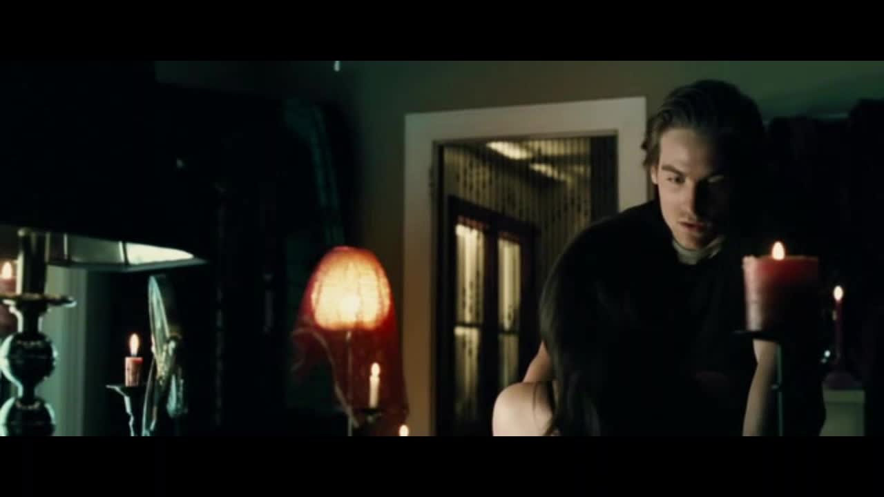 Donucen ke zločinu (Kevin Zegers,Laura Vandervoort,Ray Liotta 2011 Thriller Dvdrip ) Cz dabing avi